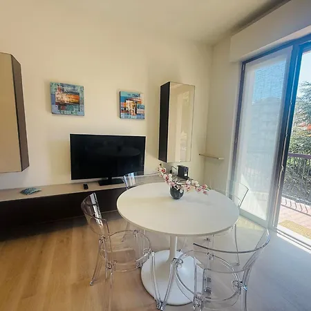 Terrazzino In Centro300mt Dal Mare Διαμέρισμα